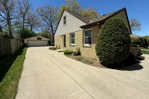 2945 S 104th St, West Allis, WI 53227 - Photo 34