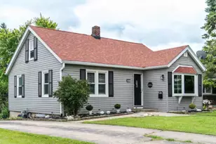 927 Clover St, Lake Geneva, WI 53147 - Photo 2