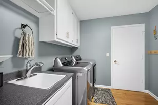 5770 S Golden Rain Ln, New Berlin, WI 53151 - Photo 16