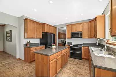 639  Prairie Hill Ave, Mukwonago, WI 53149 - Photo 14
