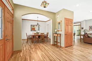 639 Prairie Hill Ave, Mukwonago, WI 53149 - Photo 4