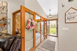 S86W24960 Stonehill Dr, Vernon, WI 53149 - Photo 10