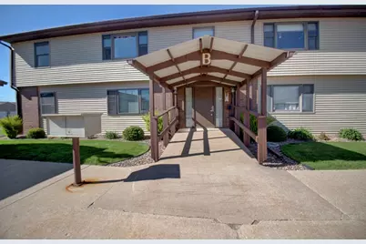 730  10th Ave, Onalaska, WI 54650 - Photo 1