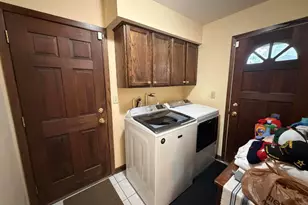 1701 W River Forest Dr, Mequon, WI 53092 - Photo 10