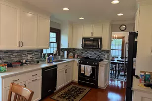 1701 W River Forest Dr, Mequon, WI 53092 - Photo 8