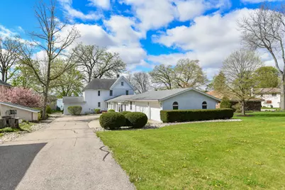 30731  Cedar Dr, Burlington, WI 53105 - Photo 4
