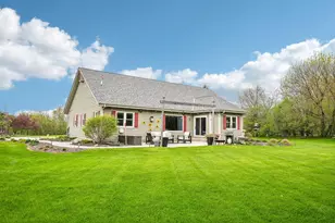 N43W33183 Glen Parc Cir, Nashotah, WI 53058 - Photo 4