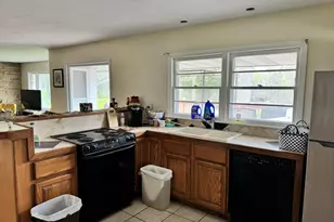 8665 N Hawthorne Rd, River Hills, WI 53217 - Photo 6