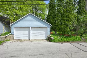 415 E College Ave, Waukesha, WI 53186 - Photo 38