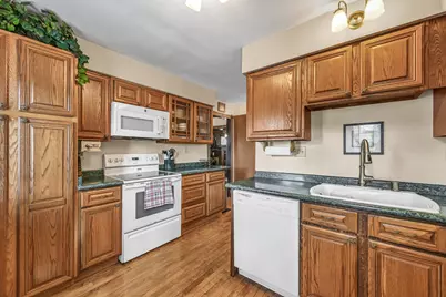 415 E College Ave, Waukesha, WI 53186 - Photo 18