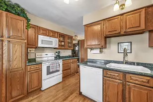 415 E College Ave, Waukesha, WI 53186 - Photo 18