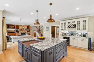 N29W30593 Foxwood Dr, Delafield, WI 53072 - Photo 6