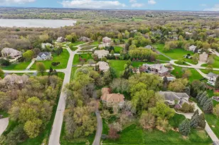 N29W30593 Foxwood Dr, Delafield, WI 53072 - Photo 46