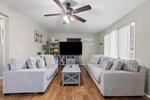 2108 S 72nd St, West Allis, WI 53219 - Photo 6
