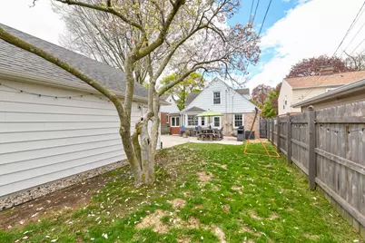 5242 N Bay Ridge Ave, Whitefish Bay, WI 53217 - Photo 42