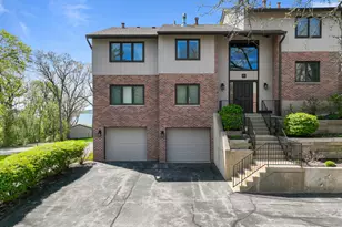 1070 S Lake Shore Dr, Lake Geneva, WI 53147 - Photo 20