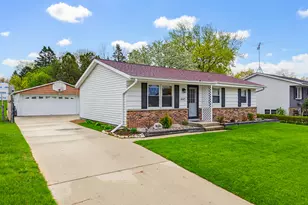 605 Victoria St, West Bend, WI 53090 - Photo 28