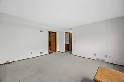 10340 W Parkwood Dr, Franklin, WI 53132 - Photo 20