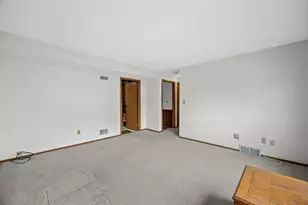 10340 W Parkwood Dr, Franklin, WI 53132 - Photo 20