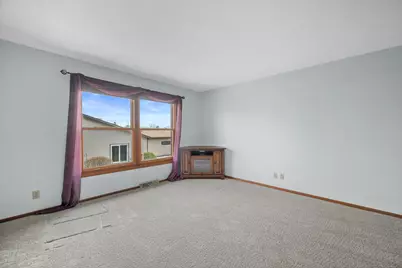 10340 W Parkwood Dr, Franklin, WI 53132 - Photo 14