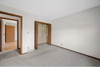 10340 W Parkwood Dr, Franklin, WI 53132 - Photo 18
