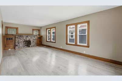 2432 N 55th St, Milwaukee, WI 53210 - Photo 8