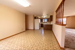 1816 Camelot Blvd, Sheboygan, WI 53081 - Photo 4