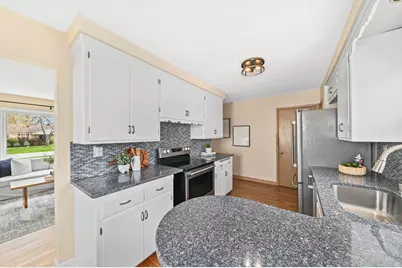 8031 N Whitney Rd, Fox Point, WI 53217 - Photo 10