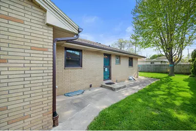 3334 N Argonne Dr, Milwaukee, WI 53222 - Photo 4