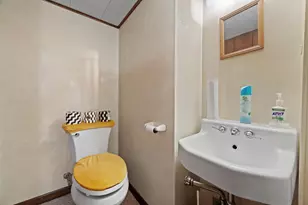 3334 N Argonne Dr, Milwaukee, WI 53222 - Photo 38