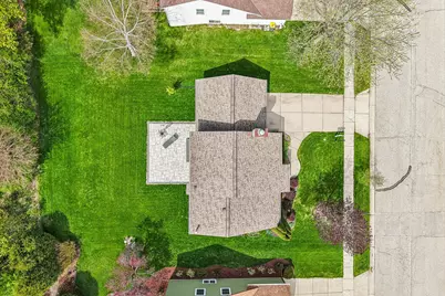1900  Wexford Ln, Waukesha, WI 53186 - Photo 40