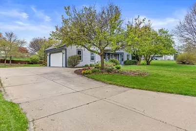 4039 W Cypress Ln, Franklin, WI 53132 - Photo 32