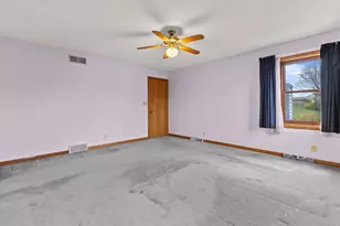 4039 W Cypress Ln, Franklin, WI 53132 - Photo 20