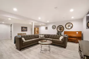 2986 Gateway Ave, Hartford, WI 53027 - Photo 12