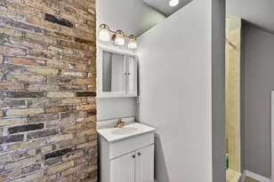 1723 E Ontario St, Milwaukee, WI 53207 - Photo 46