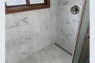 7765 S Mission Dr, Franklin, WI 53132 - Photo 18