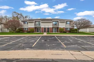 N110W16867 Ashbury Cir, Germantown, WI 53022 - Photo 6