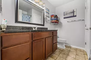N110W16867 Ashbury Cir, Germantown, WI 53022 - Photo 20