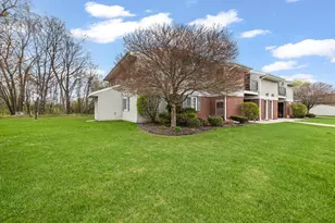 N110W16867 Ashbury Cir, Germantown, WI 53022 - Photo 4