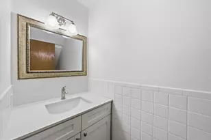 W56N710 Hawthorne Ave, Cedarburg, WI 53012 - Photo 20