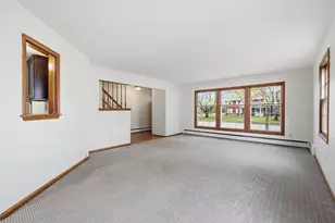 W56N710 Hawthorne Ave, Cedarburg, WI 53012 - Photo 16
