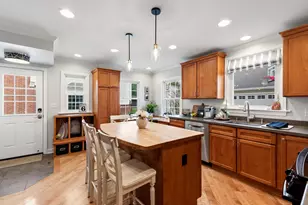 2434 N 93rd St, Wauwatosa, WI 53226 - Photo 4
