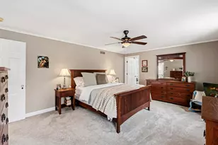 2434 N 93rd St, Wauwatosa, WI 53226 - Photo 16