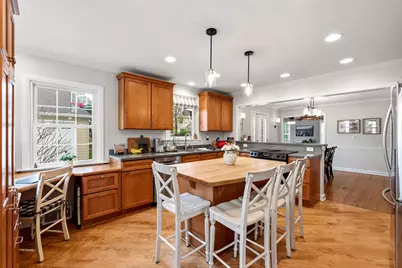 2434 N 93rd St, Wauwatosa, WI 53226 - Photo 14