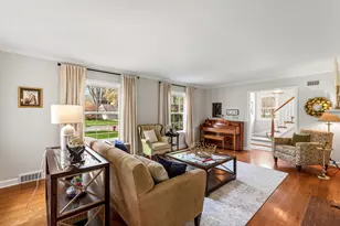 2434 N 93rd St, Wauwatosa, WI 53226 - Photo 6