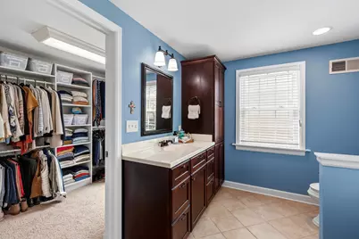 2434 N 93rd St, Wauwatosa, WI 53226 - Photo 18