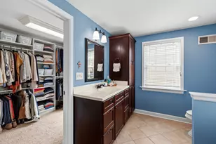 2434 N 93rd St, Wauwatosa, WI 53226 - Photo 18
