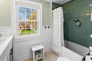 2434 N 93rd St, Wauwatosa, WI 53226 - Photo 22