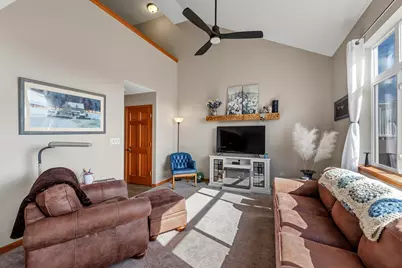 852  Ashley Ave, Port Washington, WI 53074 - Photo 4