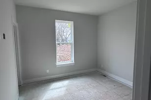 1733 Palmer Ct, Hartford, WI 53027 - Photo 6